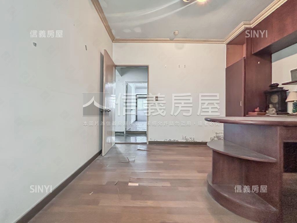 ⭐信義公園方正電梯三房房屋室內格局與周邊環境