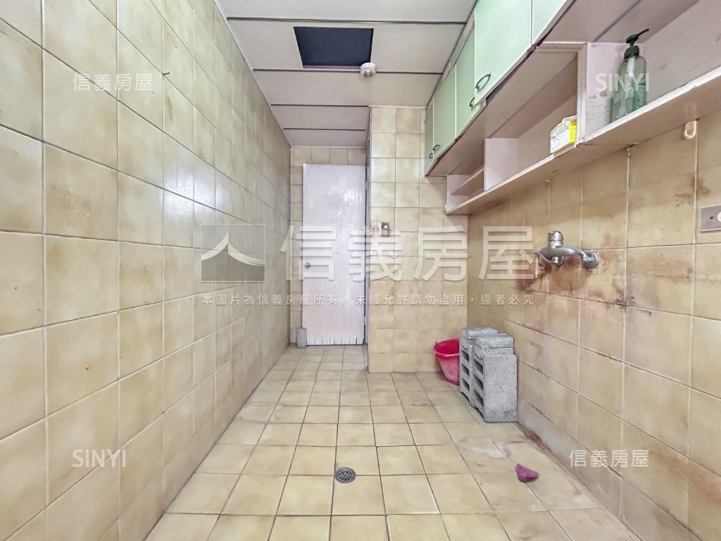 ⭐信義公園方正電梯三房房屋室內格局與周邊環境