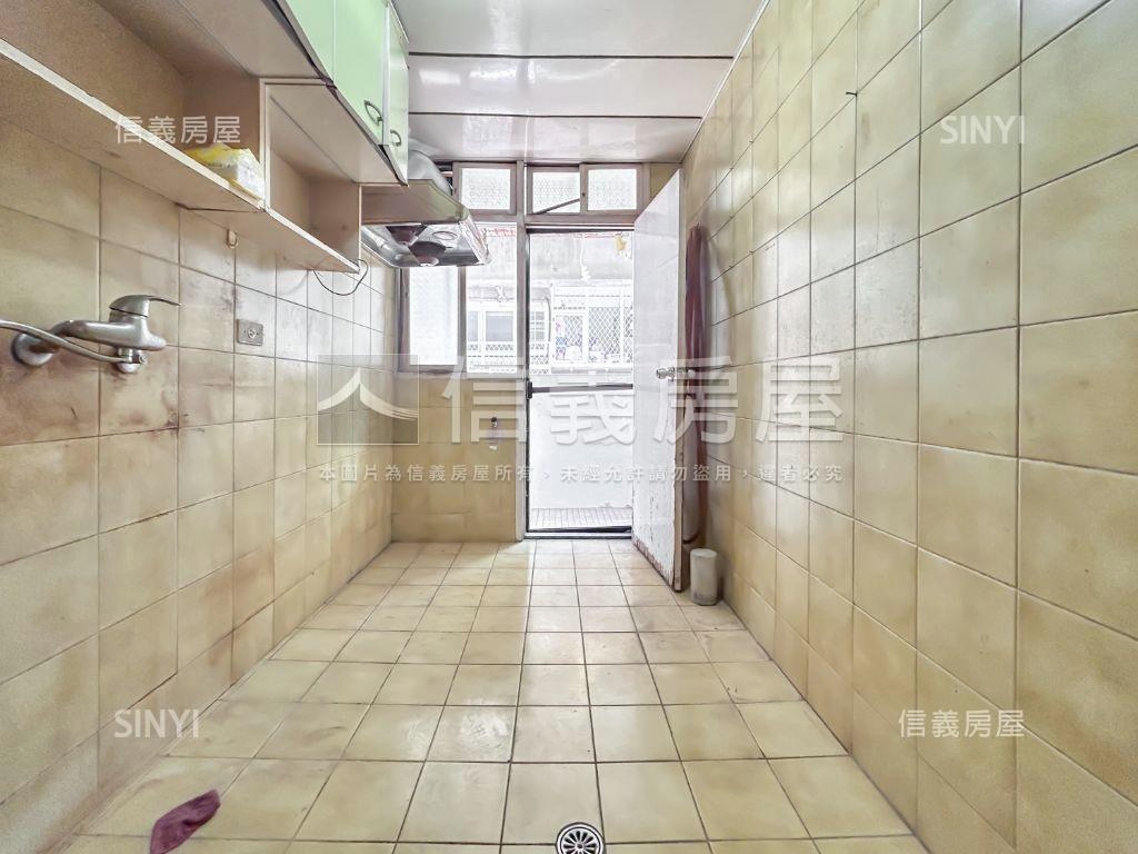 ⭐信義公園方正電梯三房房屋室內格局與周邊環境