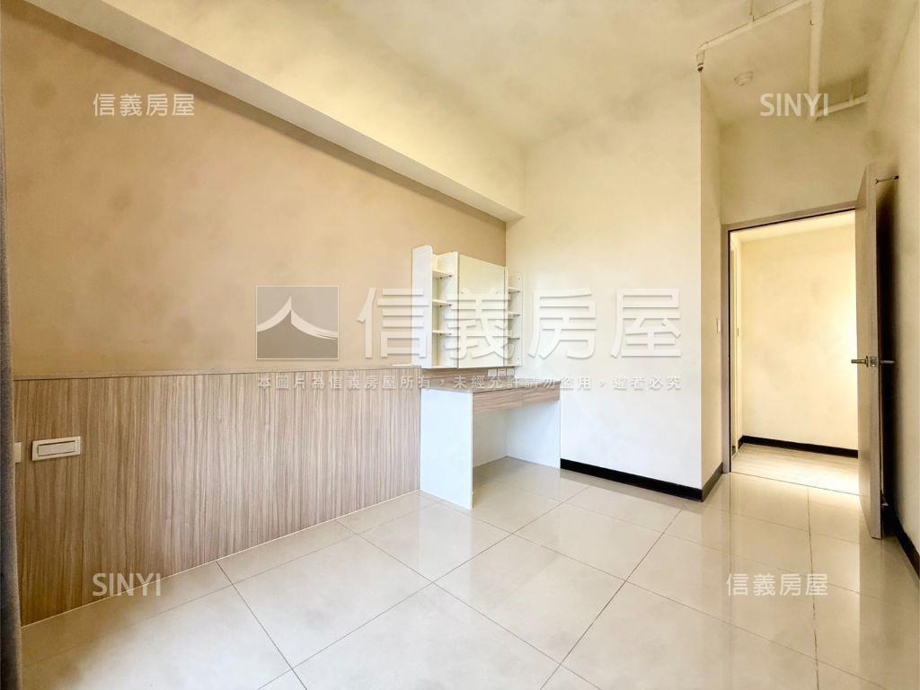 上東城｜面泳池溫馨的兩房房屋室內格局與周邊環境