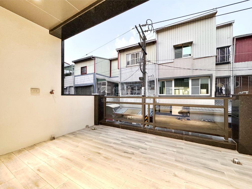 楠梓翻新質感美透天房屋室內格局與周邊環境
