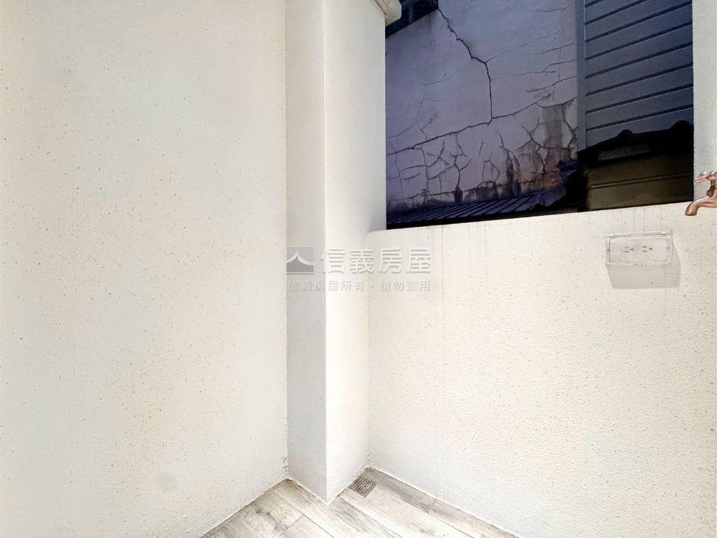 楠梓翻新質感美透天房屋室內格局與周邊環境