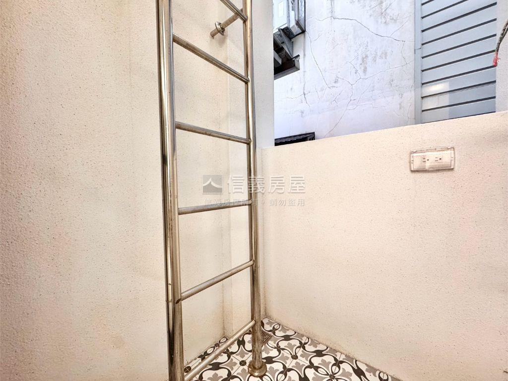 楠梓翻新質感美透天房屋室內格局與周邊環境
