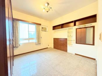 西區閃亮三房車位