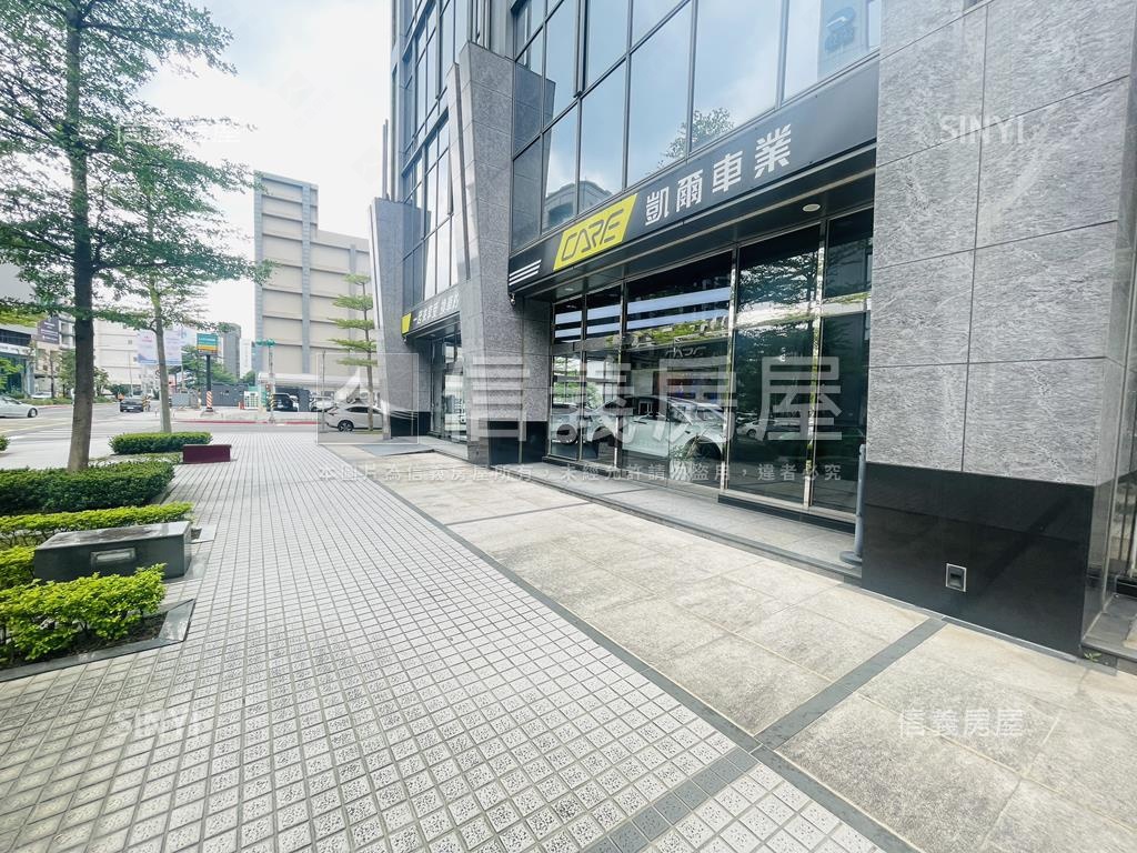 面寬２１米。百坪金店房屋室內格局與周邊環境