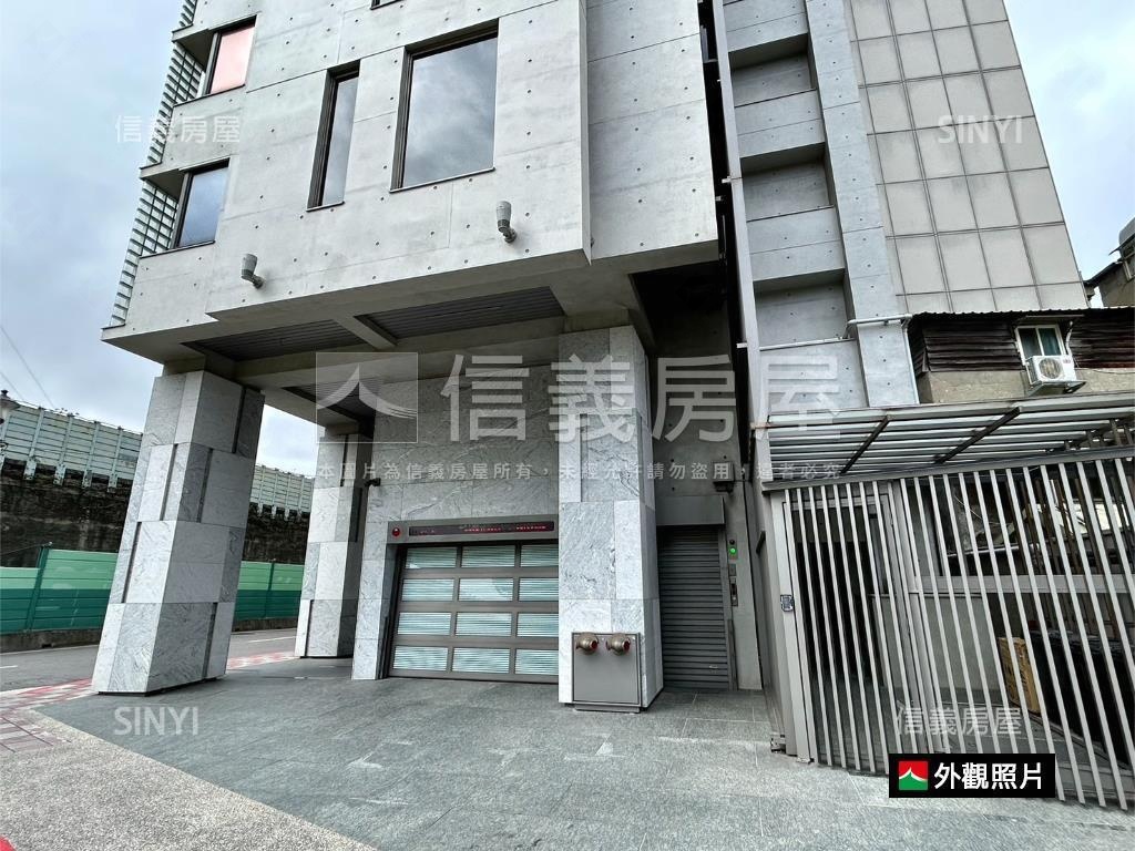 巨流河水岸朝南三房房屋室內格局與周邊環境