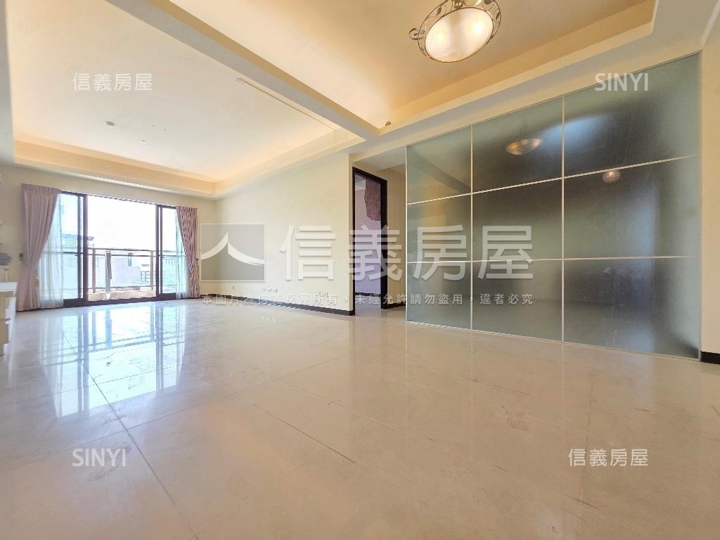 首睿３房雙車位露台戶房屋室內格局與周邊環境