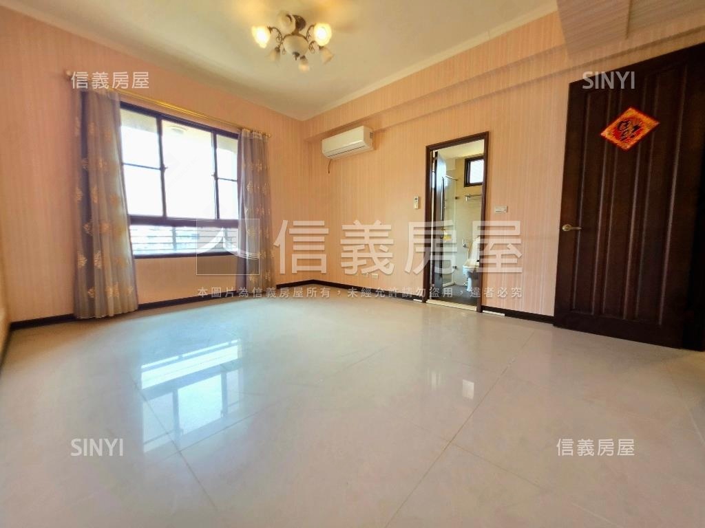 首睿３房雙車位露台戶房屋室內格局與周邊環境