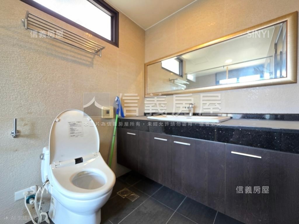 首睿３房雙車位露台戶房屋室內格局與周邊環境