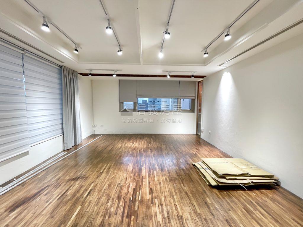 近市政府★百坪６房裝潢戶房屋室內格局與周邊環境