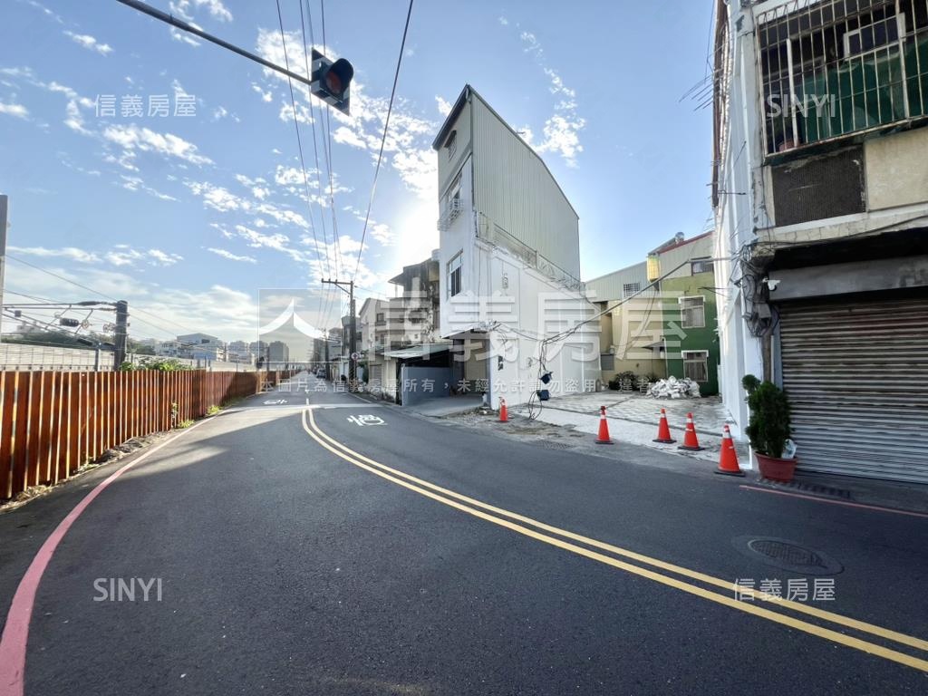 近聖功面寬約９米土地房屋室內格局與周邊環境