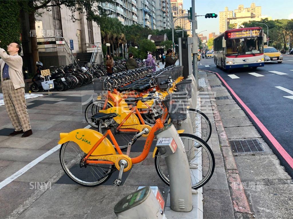 亞東商圈高樓電梯兩房車位房屋室內格局與周邊環境