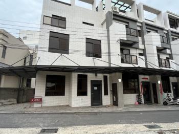 近交流道邊間面寬美墅