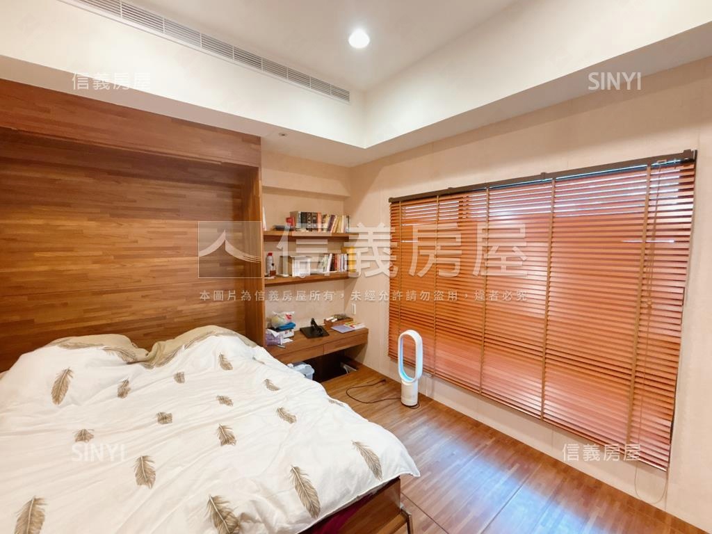 新巨蛋精美四房雙車位房屋室內格局與周邊環境