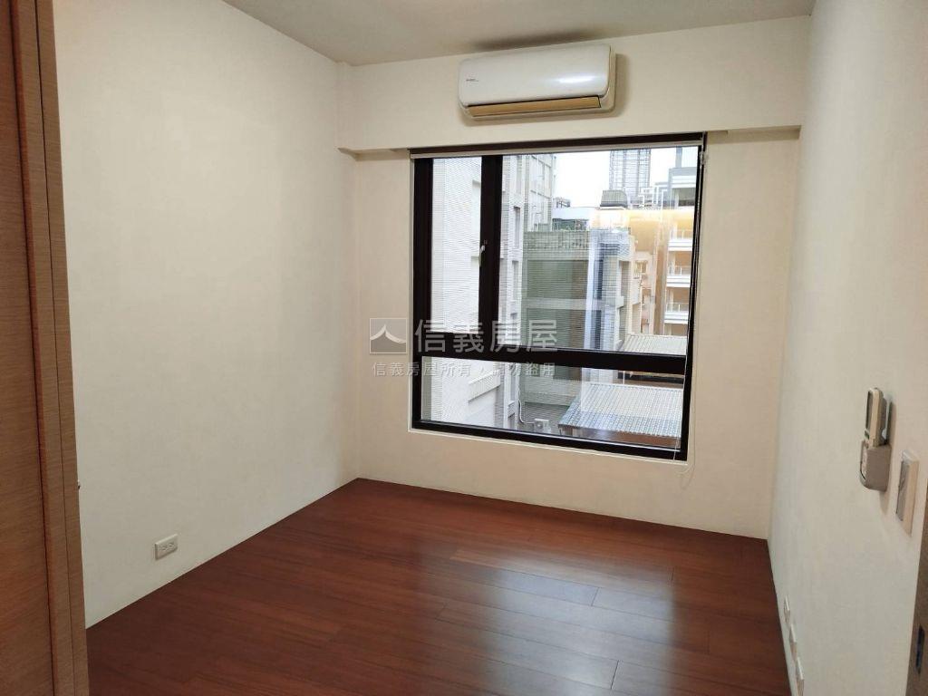 【隱中央】雙衛浴開窗房屋室內格局與周邊環境