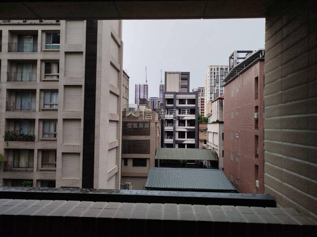 【隱中央】雙衛浴開窗房屋室內格局與周邊環境
