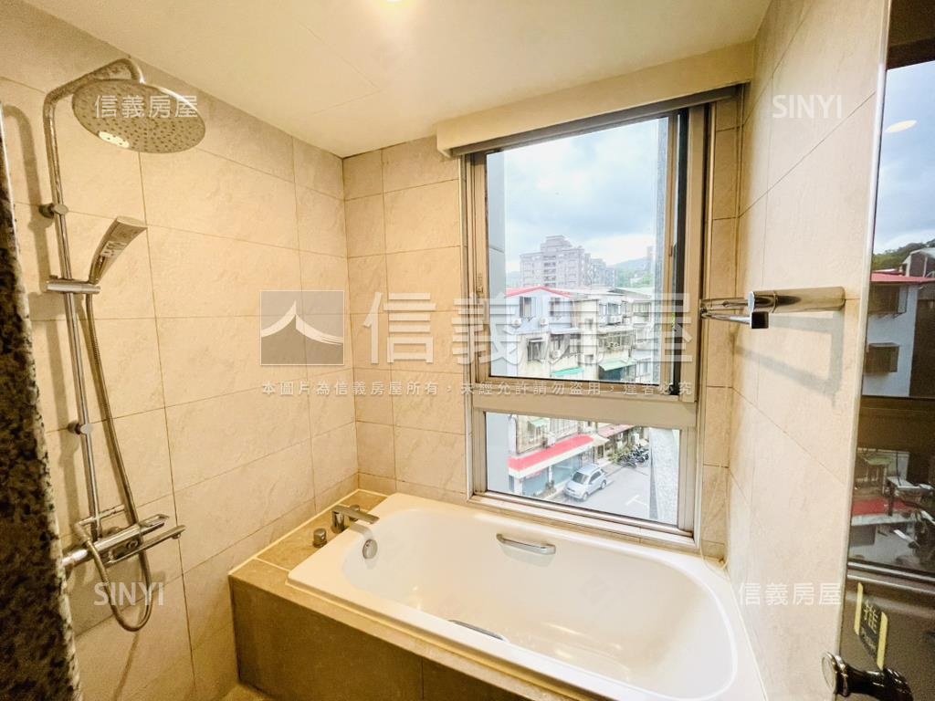 碧湖君品兩房車位房屋室內格局與周邊環境