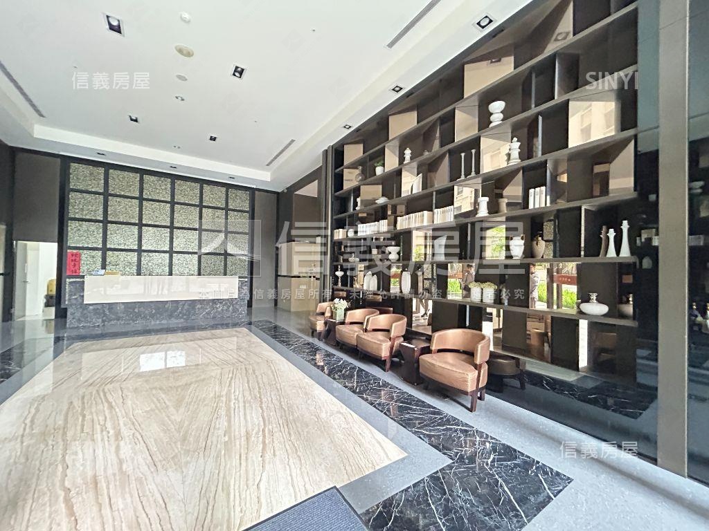 朝南新杜拜２房房屋室內格局與周邊環境