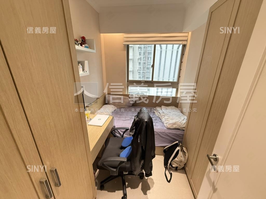 邊間裝潢三房車位房屋室內格局與周邊環境