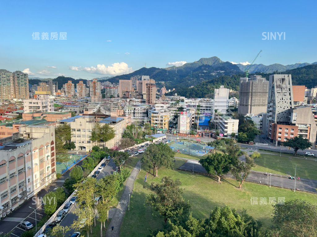 忠順二高樓綠景三房車位房屋室內格局與周邊環境