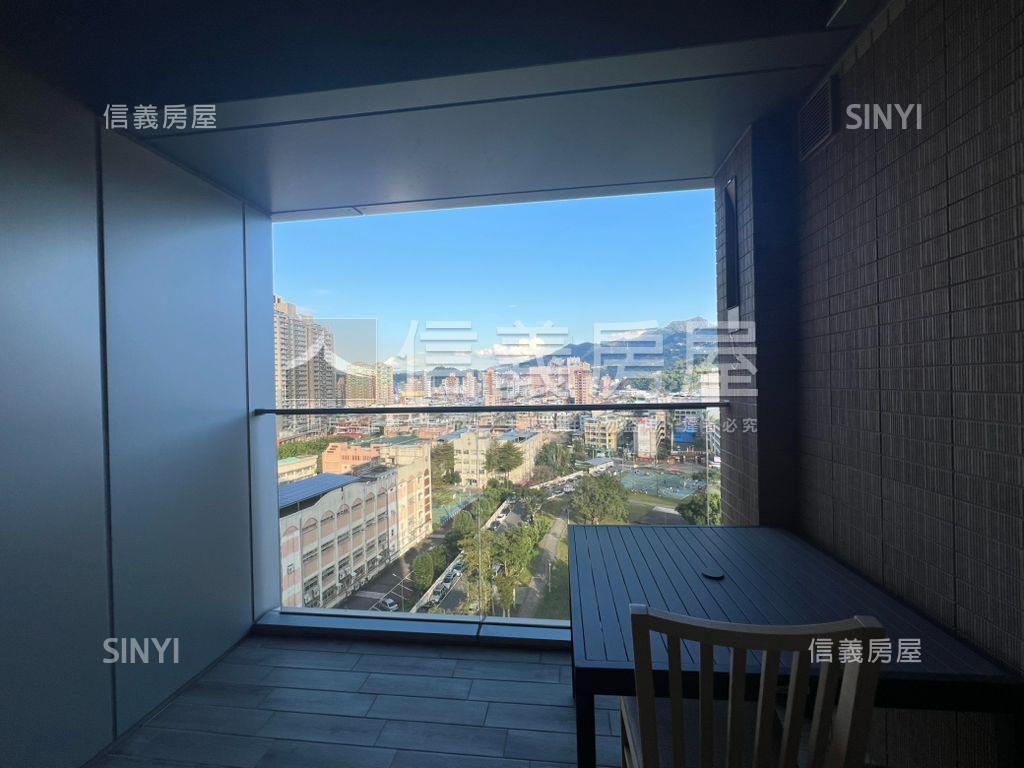忠順二高樓綠景三房車位房屋室內格局與周邊環境