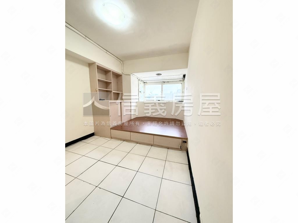 專任明亮高樓景觀套房房屋室內格局與周邊環境