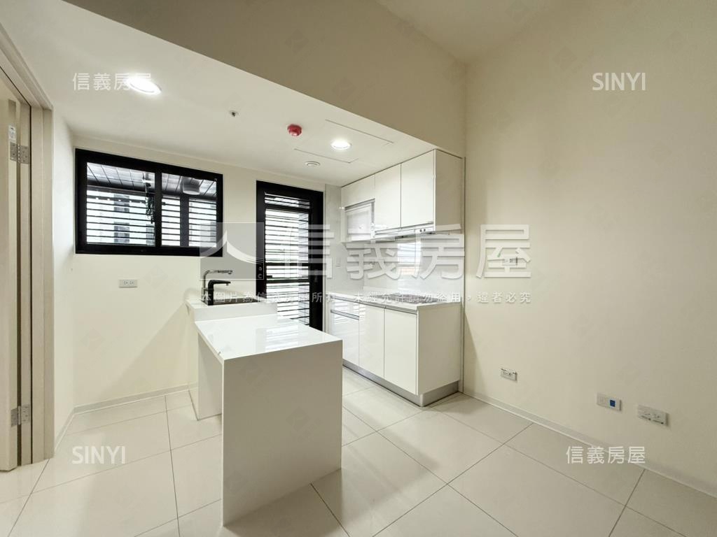 市政１號院高樓二房平車房屋室內格局與周邊環境