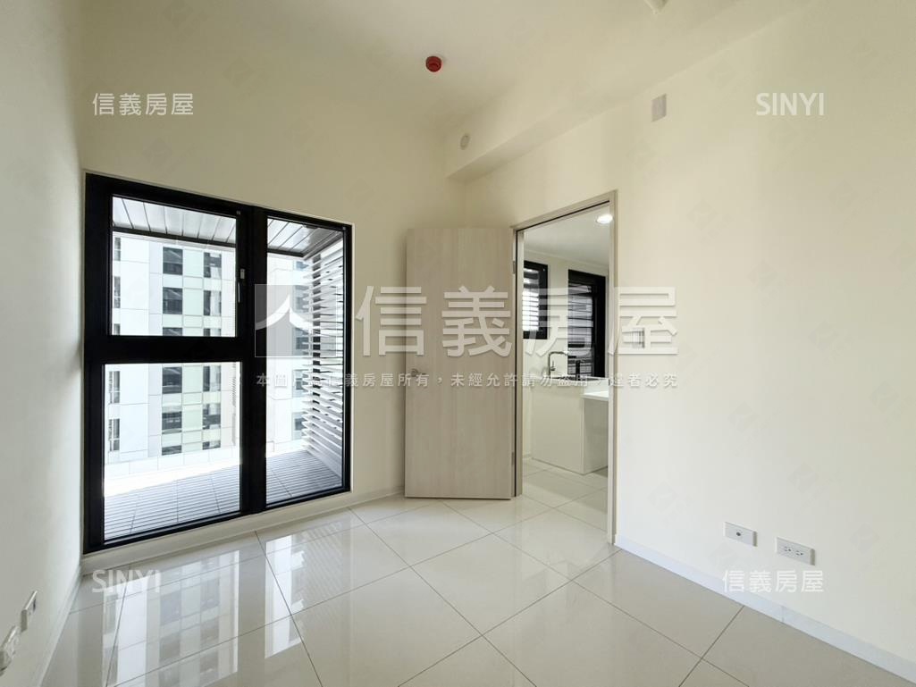 市政１號院高樓二房平車房屋室內格局與周邊環境