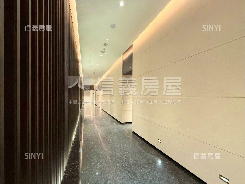 市政１號院高樓二房平車房屋室內格局與周邊環境