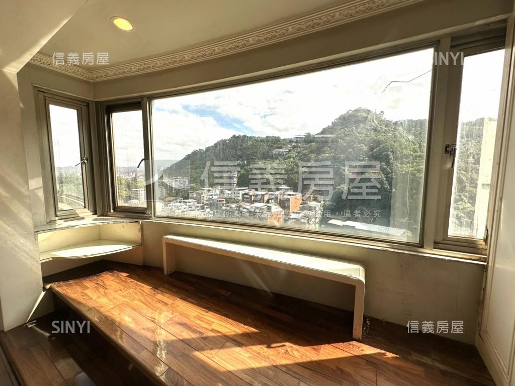 啟示山景次高樓三房車位房屋室內格局與周邊環境