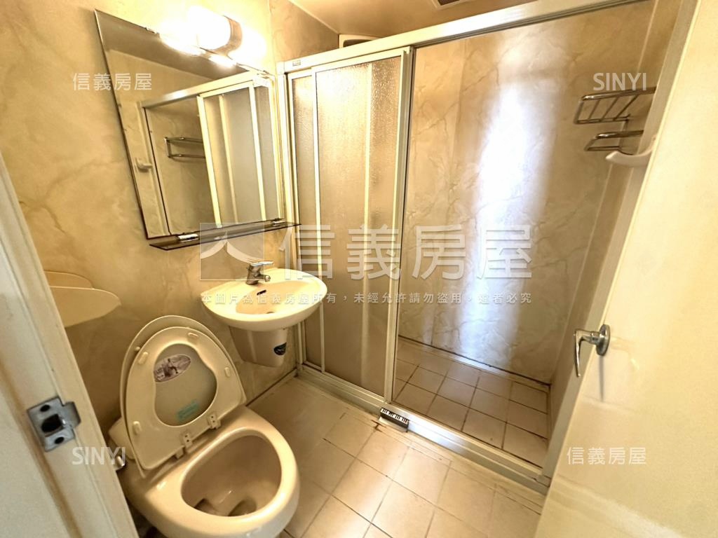 啟示山景次高樓三房車位房屋室內格局與周邊環境