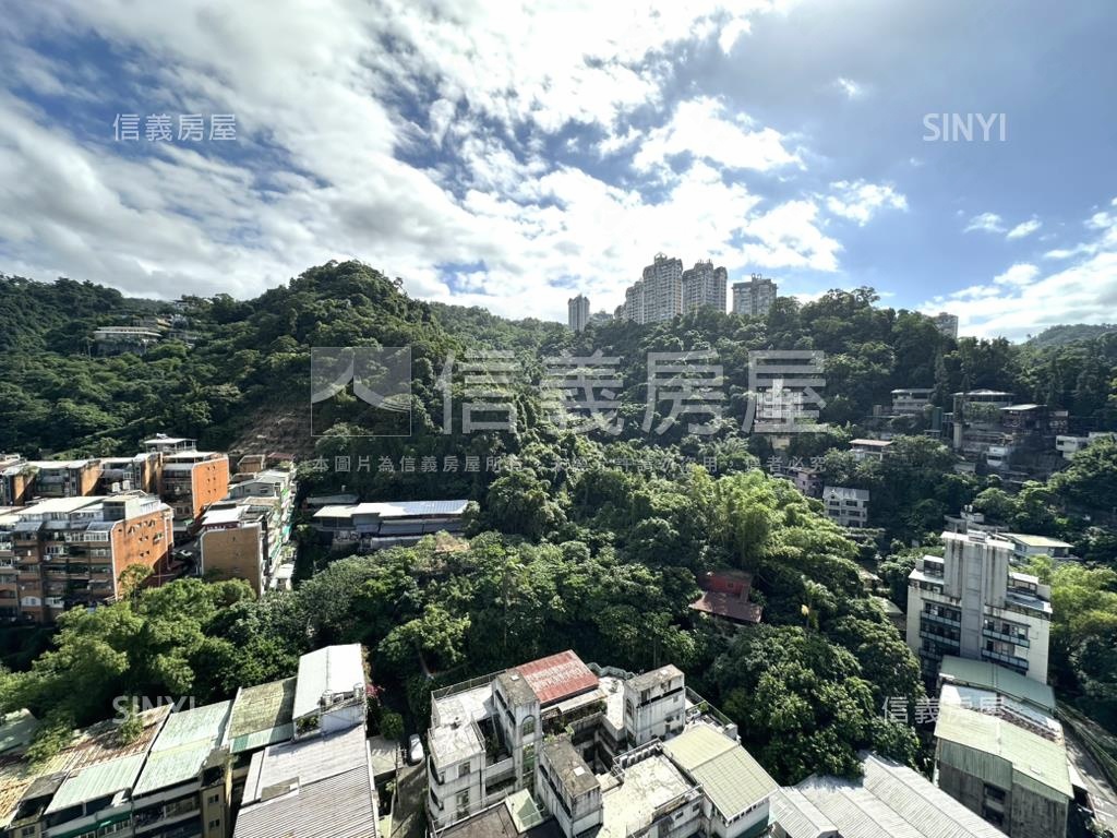 啟示山景次高樓三房車位房屋室內格局與周邊環境