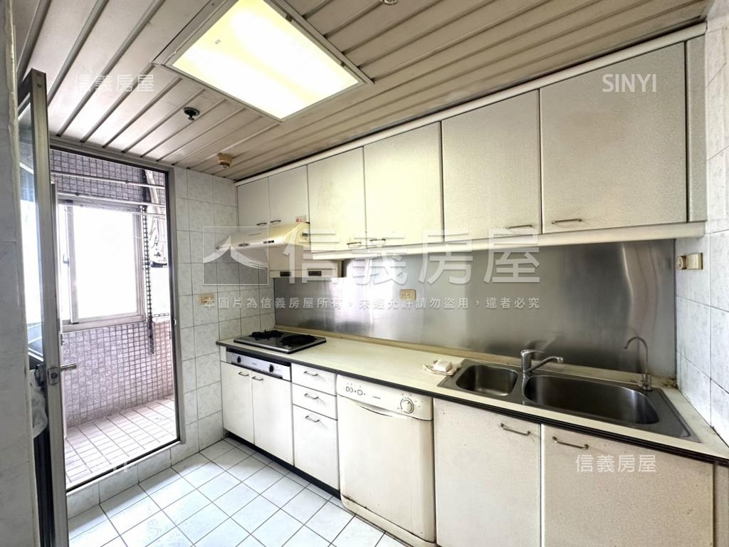 啟示山景次高樓三房車位房屋室內格局與周邊環境