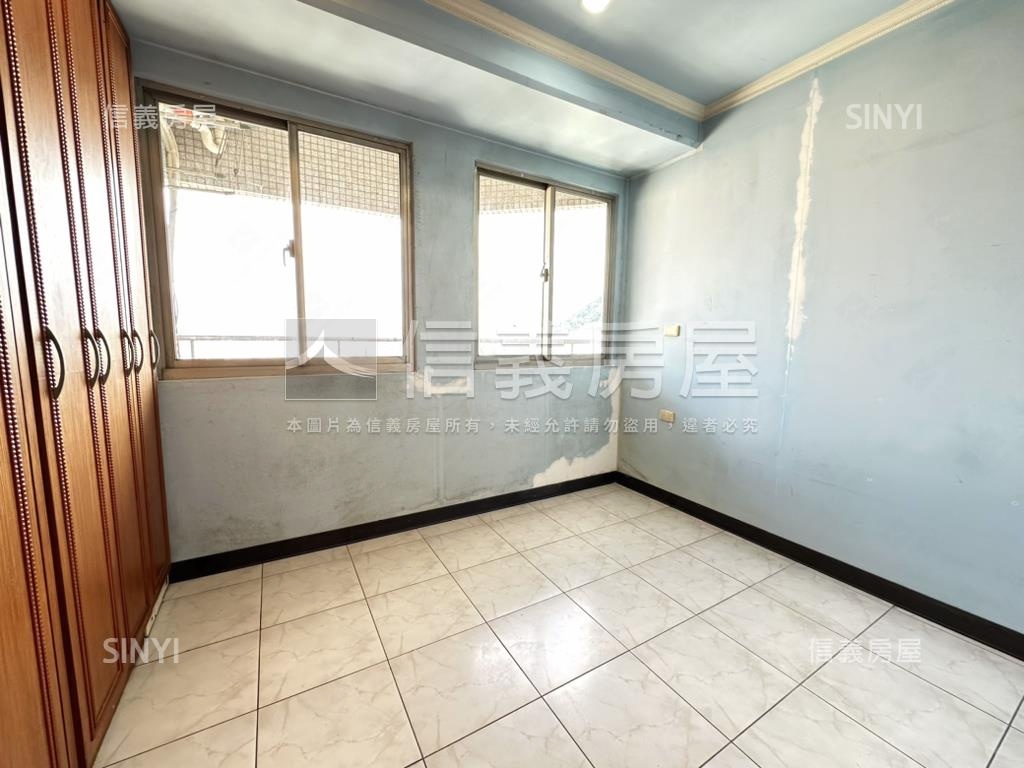 啟示山景次高樓三房車位房屋室內格局與周邊環境