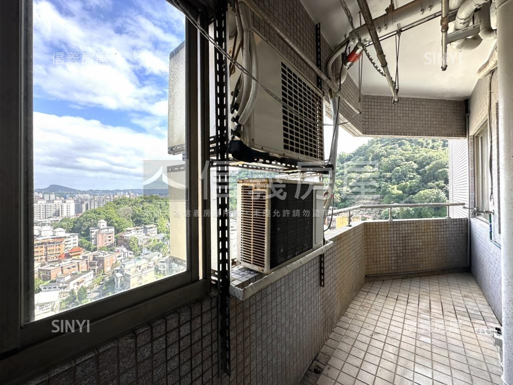 啟示山景次高樓三房車位房屋室內格局與周邊環境