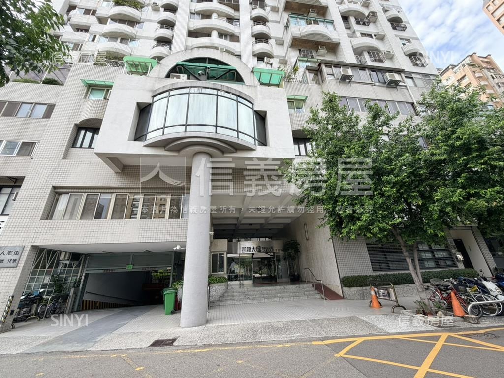 河畔景觀公園旁四房平車房屋室內格局與周邊環境