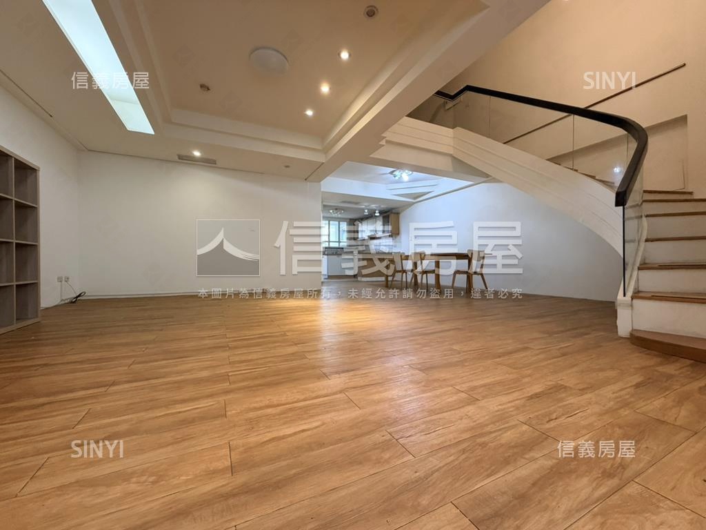 河畔景觀公園旁四房平車房屋室內格局與周邊環境