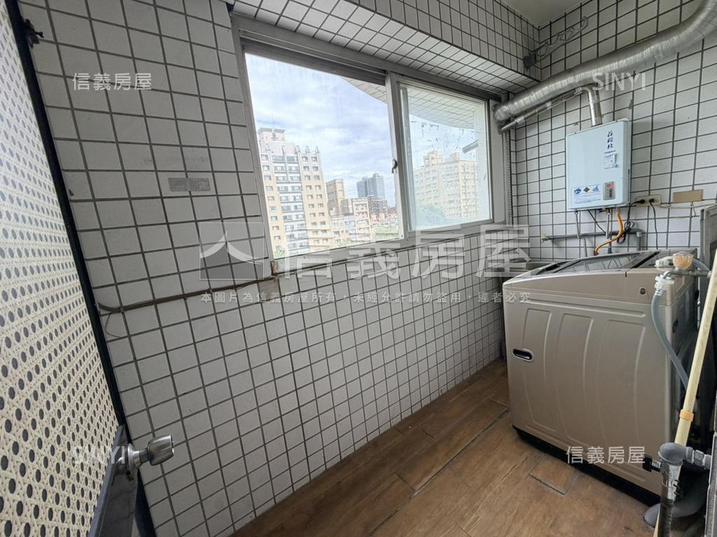 河畔景觀公園旁四房平車房屋室內格局與周邊環境