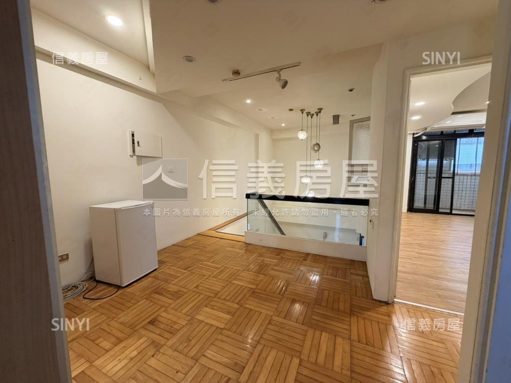 河畔景觀公園旁四房平車房屋室內格局與周邊環境