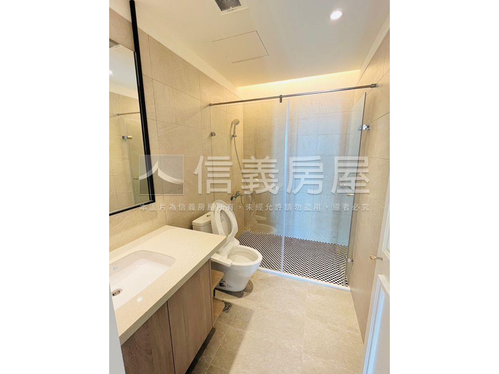 中央星鑽高樓裝潢採光優房屋室內格局與周邊環境