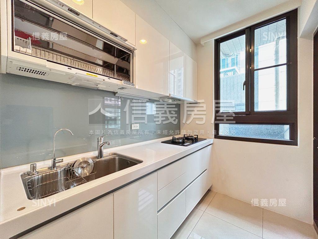 中央星鑽高樓裝潢採光優房屋室內格局與周邊環境