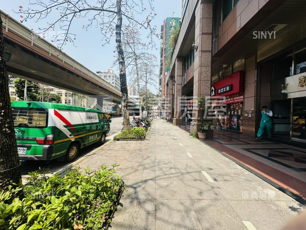 大安捷運金店面有車位房屋室內格局與周邊環境