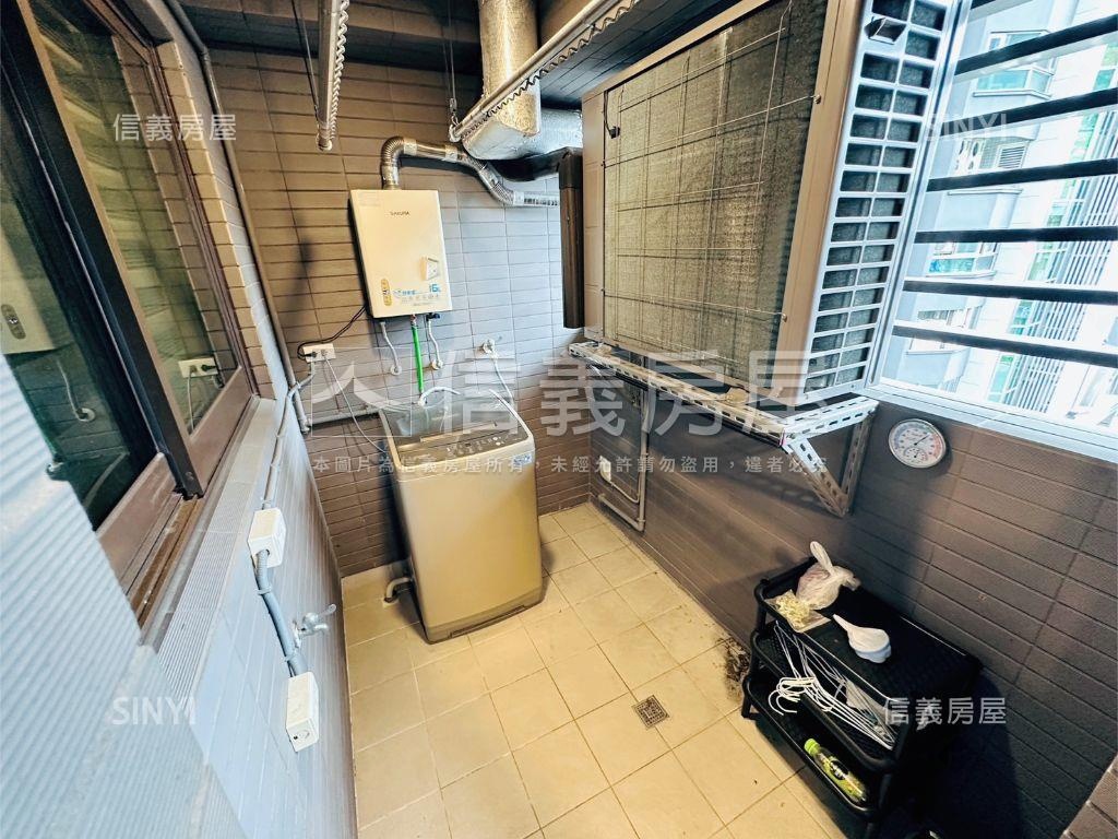 近捷運美裝潢三房加車位房屋室內格局與周邊環境