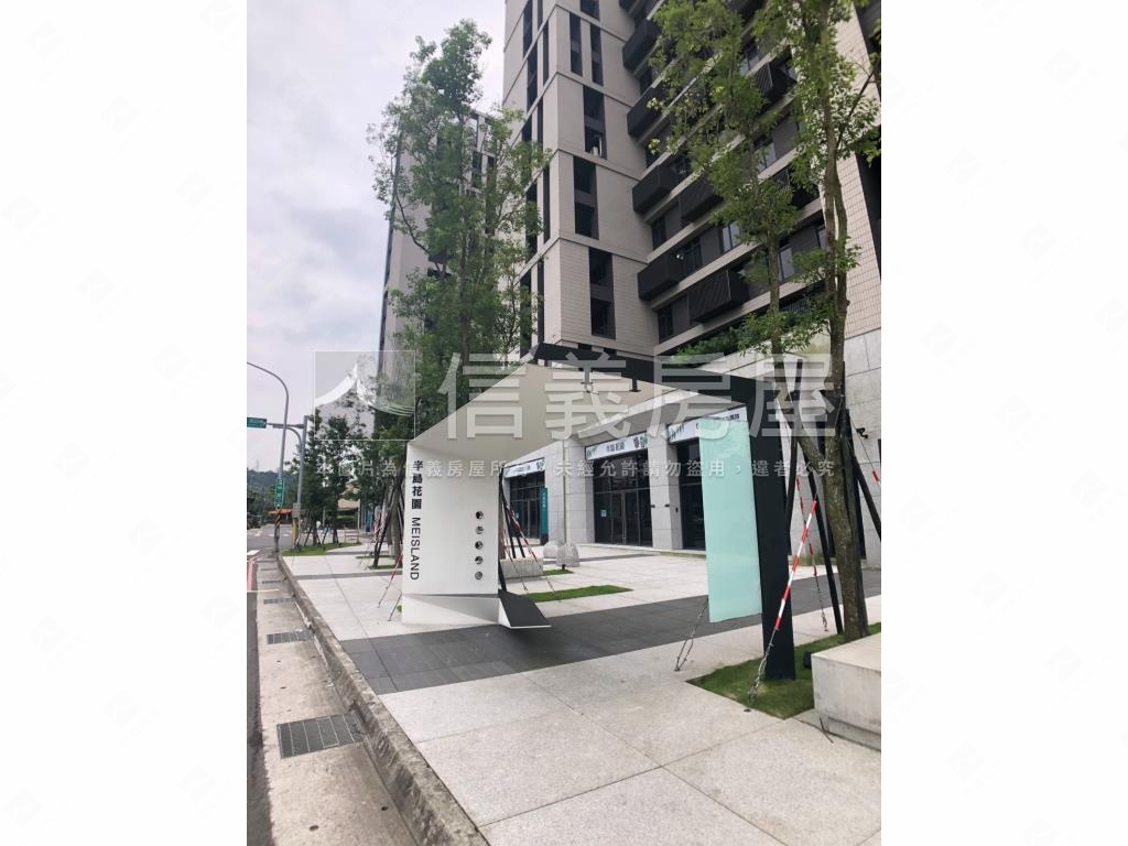 半島次高樓精美兩房房屋室內格局與周邊環境
