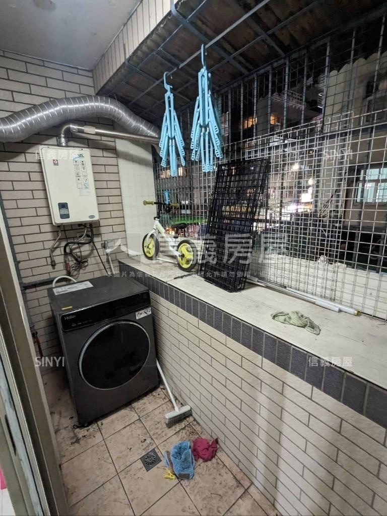 六張犁近捷運電梯２房房屋室內格局與周邊環境