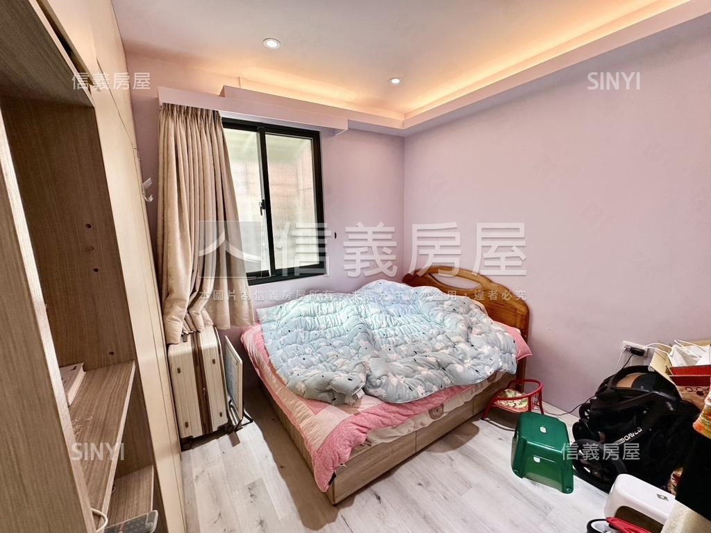 專任邊間。臻藏豪邸二樓房屋室內格局與周邊環境