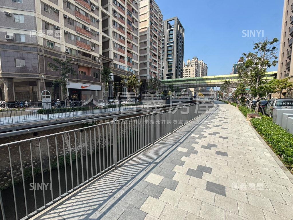 近捷運國泰大面寬金店面房屋室內格局與周邊環境