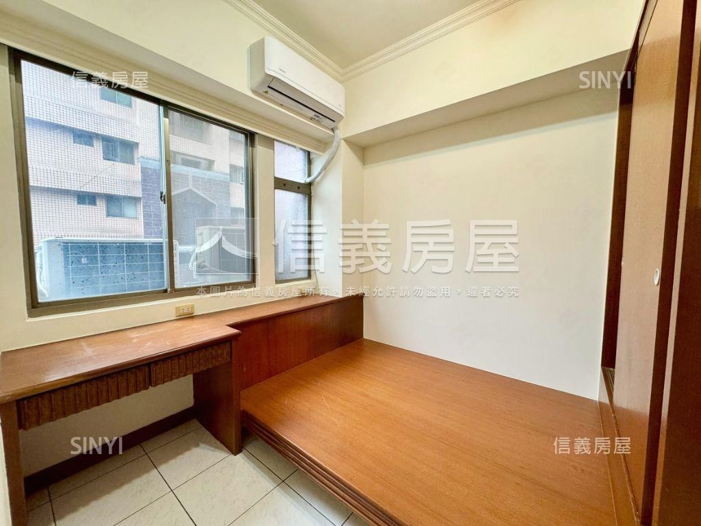 寶山商圈熱鬧三房車位房屋室內格局與周邊環境