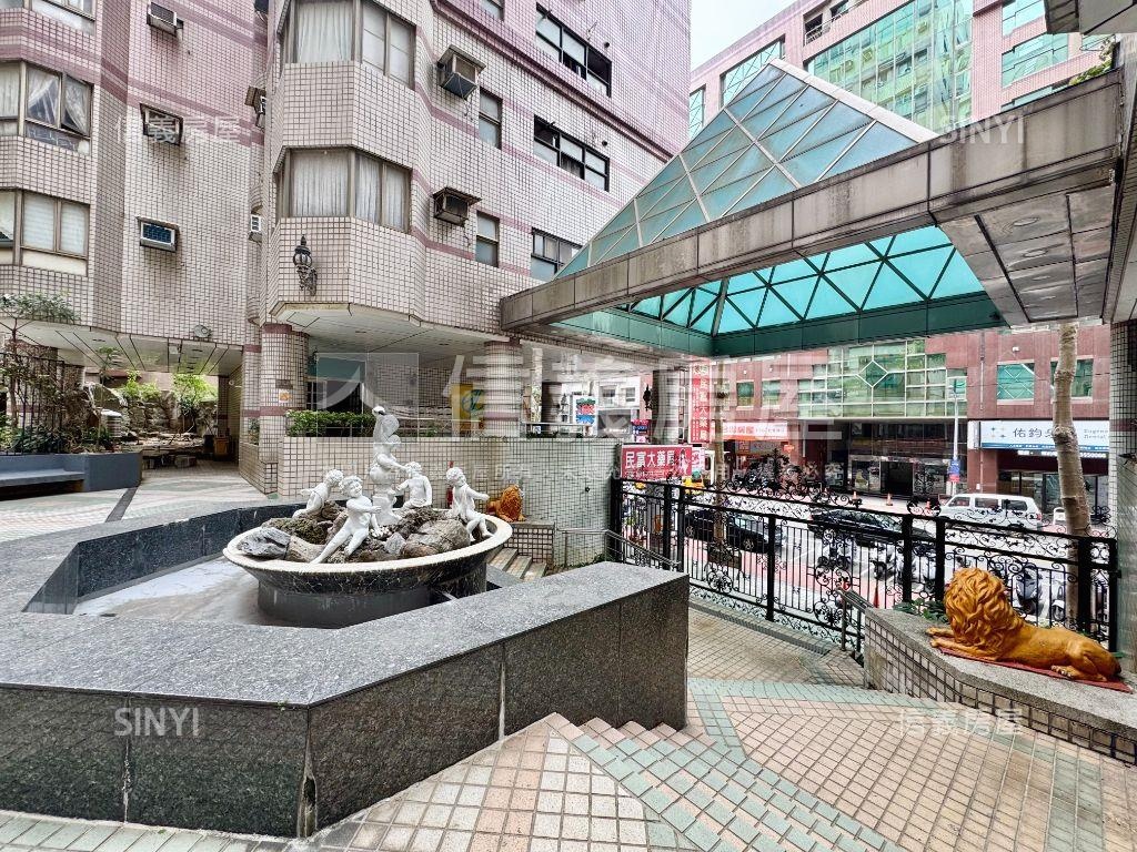寶山商圈熱鬧三房車位房屋室內格局與周邊環境