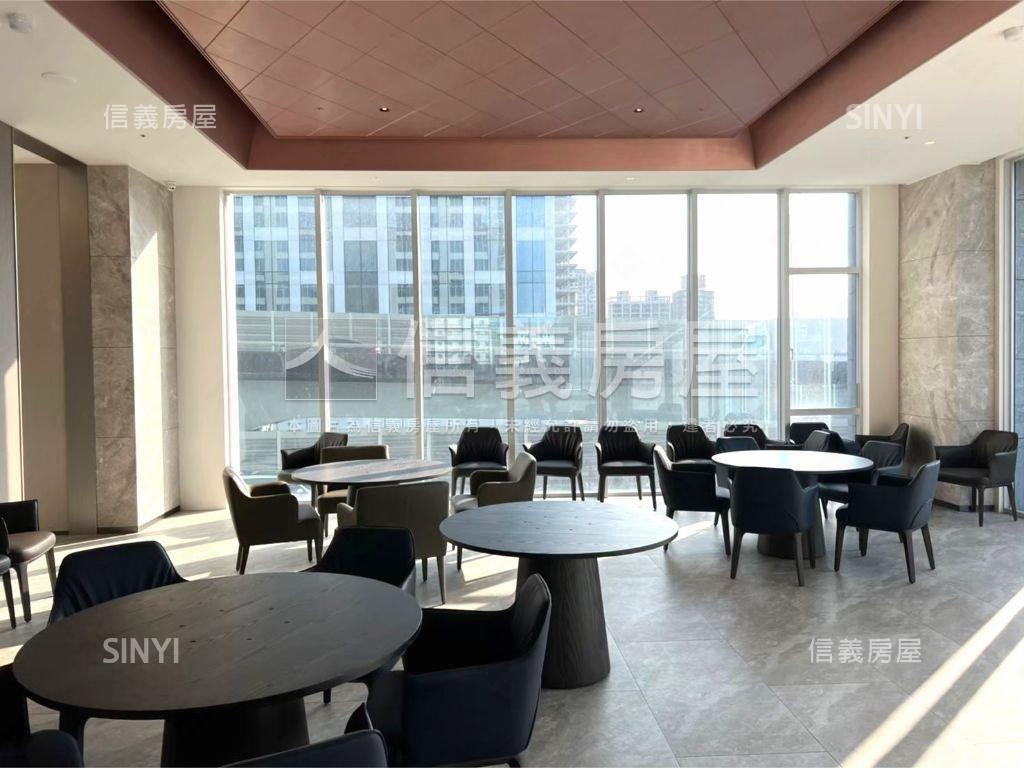 中悦寰宇一號頂辦公園邊間房屋室內格局與周邊環境